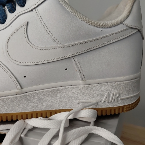 Nike White and Blue Sneakers - Picture 3 of 7